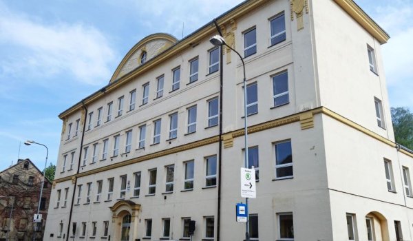škola